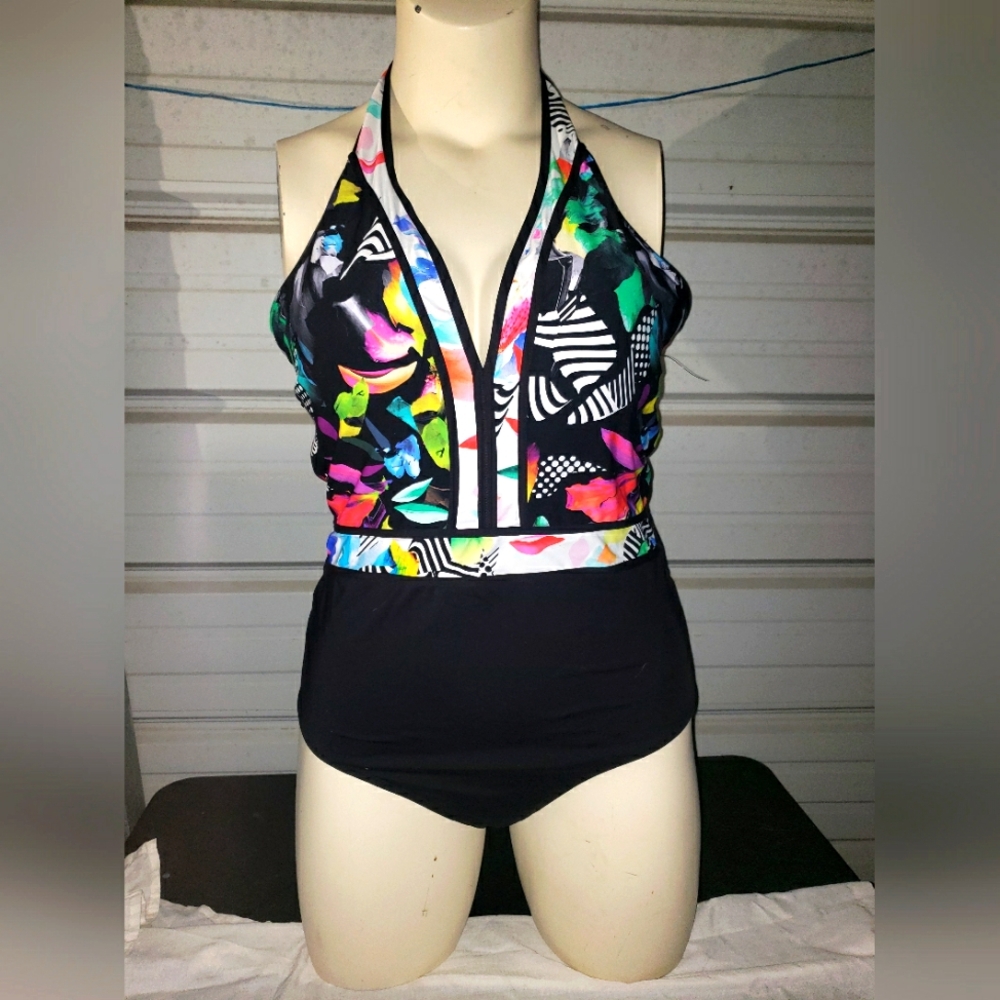 Plus Size 22 women's 3x Swimsuit one piece colorful swim 🏊‍♂️ halter new